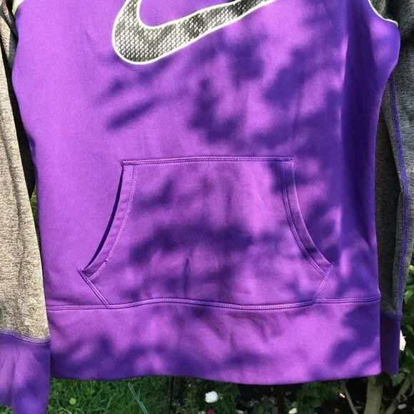 Women’s Nike Hoodie - Picture 4 of 10